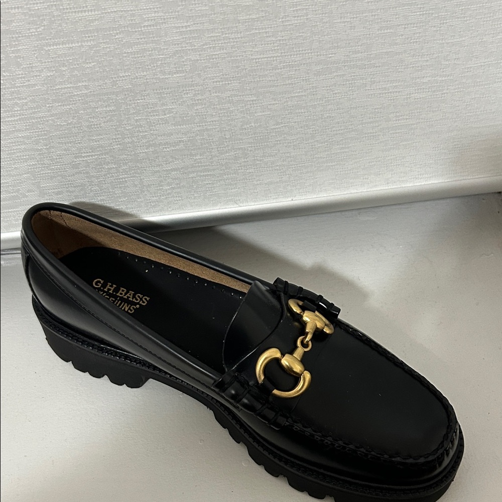 G.H.Bass Weejun Men’s buckle loafers